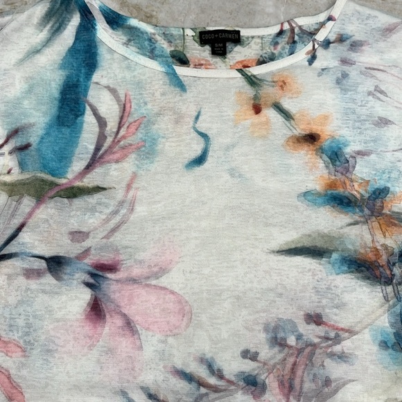 Coco + Carmen | 3D Print‎ Watercolor Floral Tee | Small/Medium - Picture 4 of 11